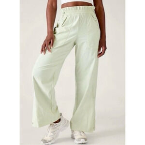 Athleta TREKKIE High-Rise Parachute Pants Beige Women’s Size 8 Pull‎ On Wide Leg